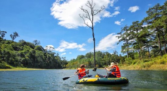 Kết quả hình ảnh cho Chèo thuyền hồ Tuyền Lâm