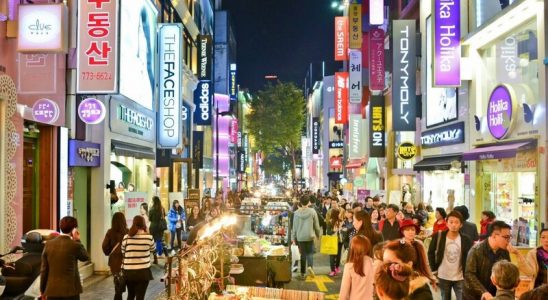 Myeong-dong - thiên đường mỹ phẩm làm đẹp Hàn Quốc