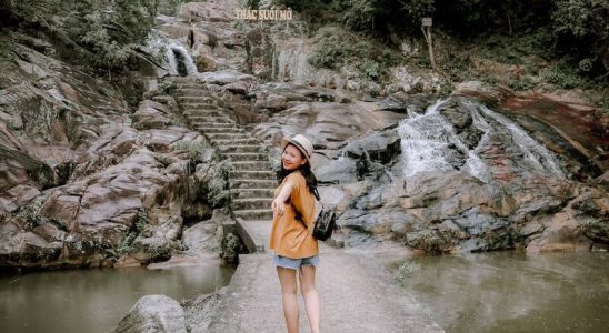 Vi vu thác Suối Mỡ Bắc Giang