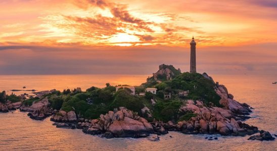 Ngắm hoàng hôn tại Hải đăng Kê Gà